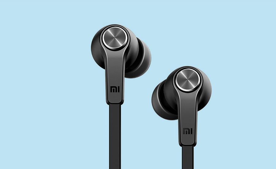 Фотография Наушники Xiaomi Mi Piston In-Ear Headphones Standard Edition Black Фотография Наушники Xiaomi Mi Piston In-Ear Headphones Standard Edition Black