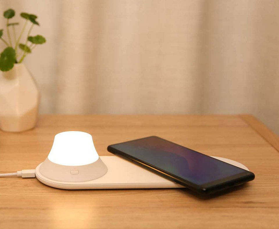 Ночник-светильник с беспроводной зарядкой Xiaomi Yeelight Wireless Charge Nightlight (YLYD08YI) заказать Ночник-светильник с беспроводной зарядкой Xiaomi Yeelight Wireless Charge Nightlight (YLYD08YI) заказать