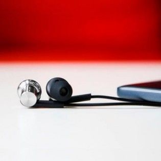 Картинка Наушники Xiaomi Mi In-Ear Headphones Silver Картинка Наушники Xiaomi Mi In-Ear Headphones Silver