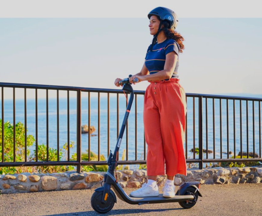 Фотография Электросамокат Ninebot KickScooter E2 Plus Фотография Электросамокат Ninebot KickScooter E2 Plus