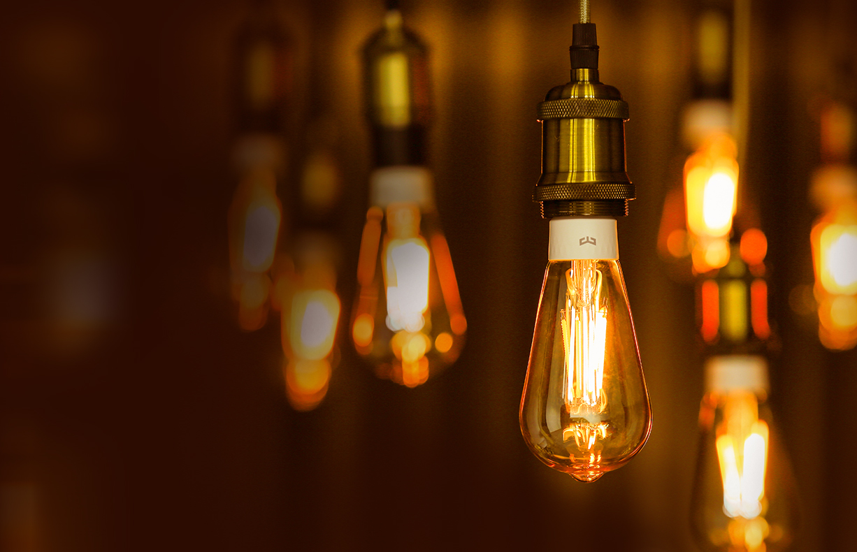 Фотография Умная лампочка Xiaomi Yeelight Smart Filament Bulb (YLDP23YL) Фотография Умная лампочка Xiaomi Yeelight Smart Filament Bulb (YLDP23YL)