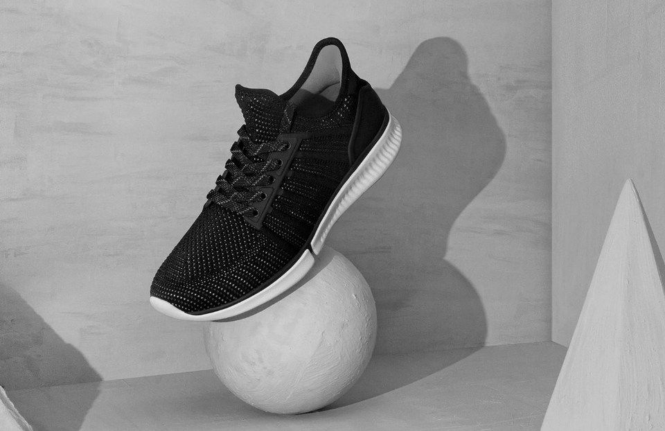 Фотография Кроссовки Xiaomi черные (size 44) Фотография Кроссовки Xiaomi черные (size 44)