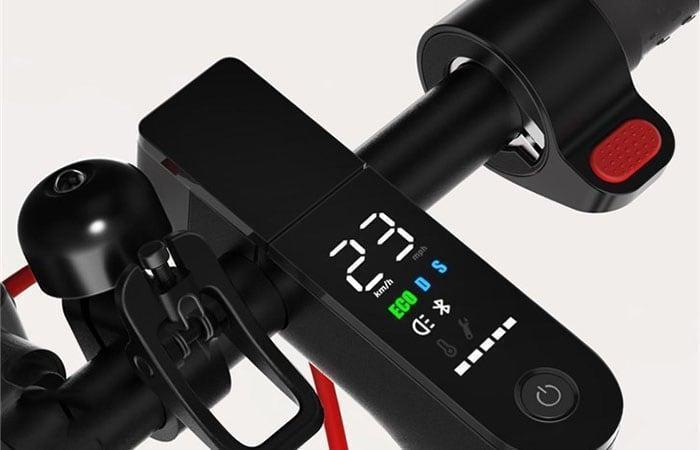 Фотография Электросамокат Xiaomi Mijia Electric Scooter PRO Black Фотография Электросамокат Xiaomi Mijia Electric Scooter PRO Black