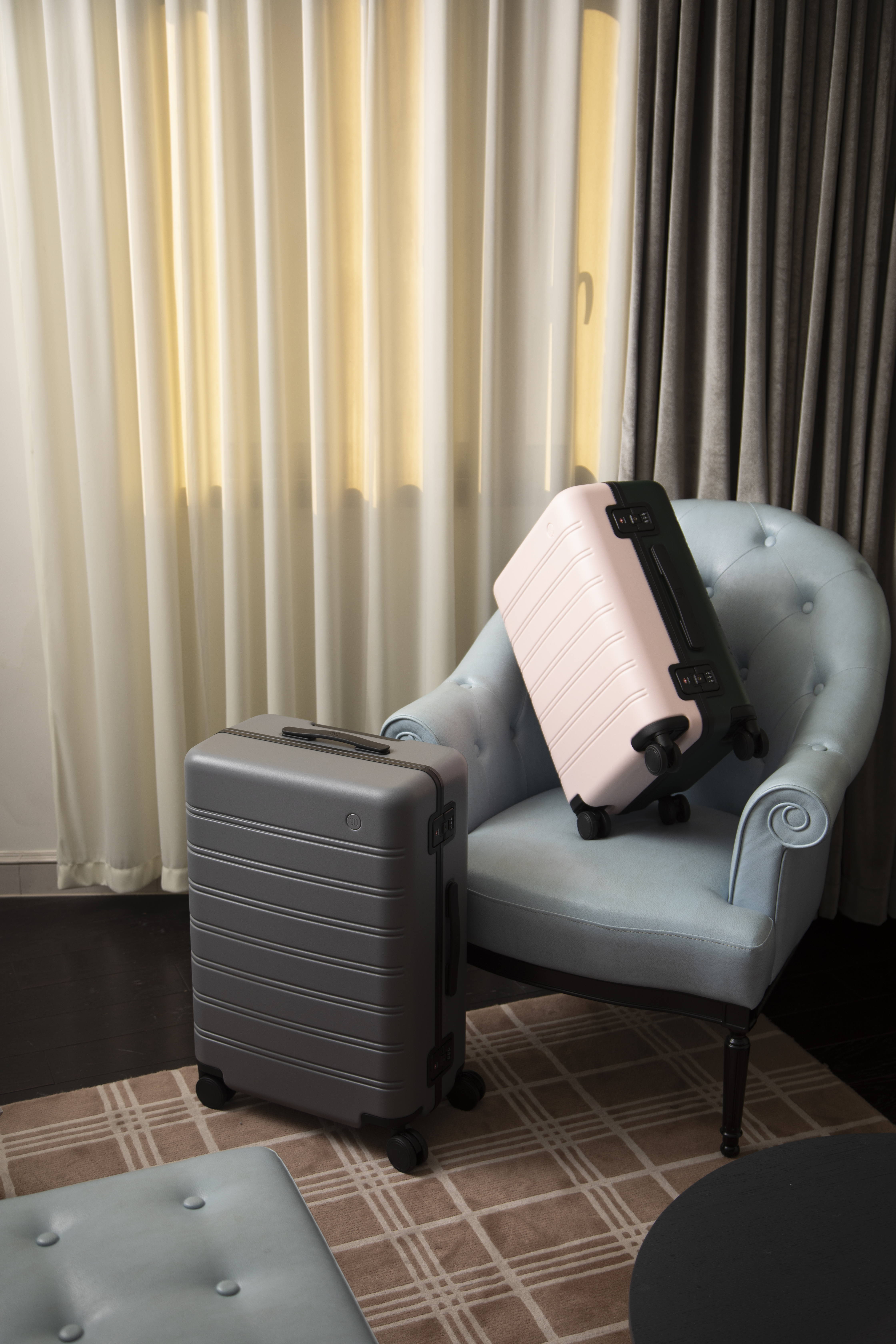 Картинка Чемодан Xiaomi NinetyGo Rhine Luggage 24'' Pink+Red Картинка Чемодан Xiaomi NinetyGo Rhine Luggage 24'' Pink+Red