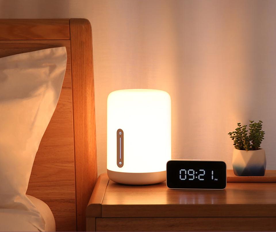 Фотография Лампа прикроватная Xiaomi MiJia Bedside Lamp V2 (MJCTD02YL) Фотография Лампа прикроватная Xiaomi MiJia Bedside Lamp V2 (MJCTD02YL)