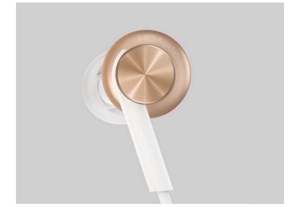 Фотография Наушники Xiaomi Mi In-Ear Headphones Pro Gold Фотография Наушники Xiaomi Mi In-Ear Headphones Pro Gold