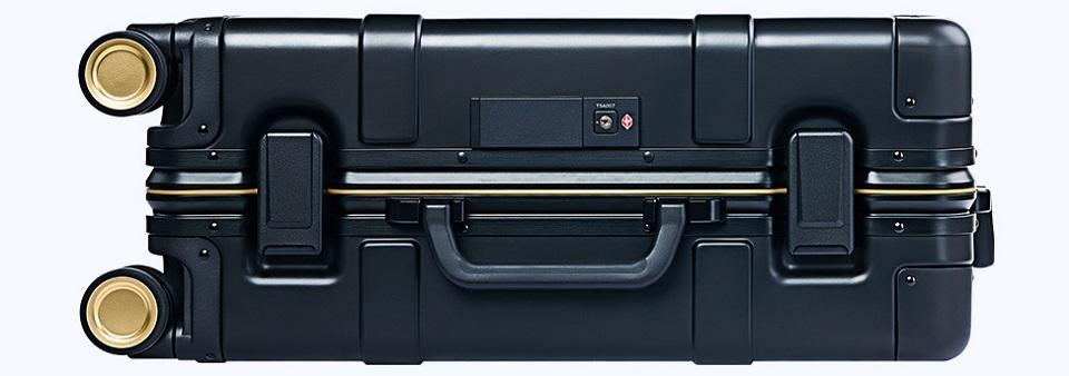 Фотография Чемодан Xiaomi NinetyGo Smart Metal Suitcase Fingerprint Unlock 20" Black Фотография Чемодан Xiaomi NinetyGo Smart Metal Suitcase Fingerprint Unlock 20" Black