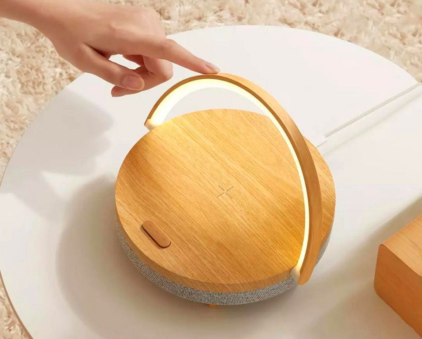Картинка Настольная лампа-колонка Xiaomi Ezvalo Wireless Charging Music Desk Light Картинка Настольная лампа-колонка Xiaomi Ezvalo Wireless Charging Music Desk Light