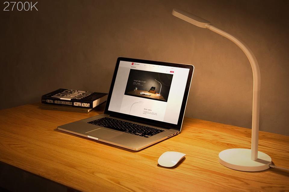 Фото Лампа настольная Xiaomi Yeelight Portable LED Lamp Фото Лампа настольная Xiaomi Yeelight Portable LED Lamp