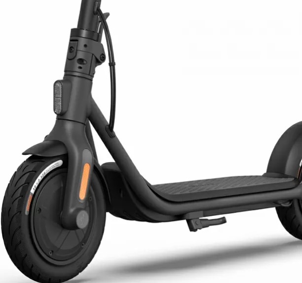 Фотография Электросамокат Xiaomi Ninebot KickScooter F40A Dark Grey Фотография Электросамокат Xiaomi Ninebot KickScooter F40A Dark Grey