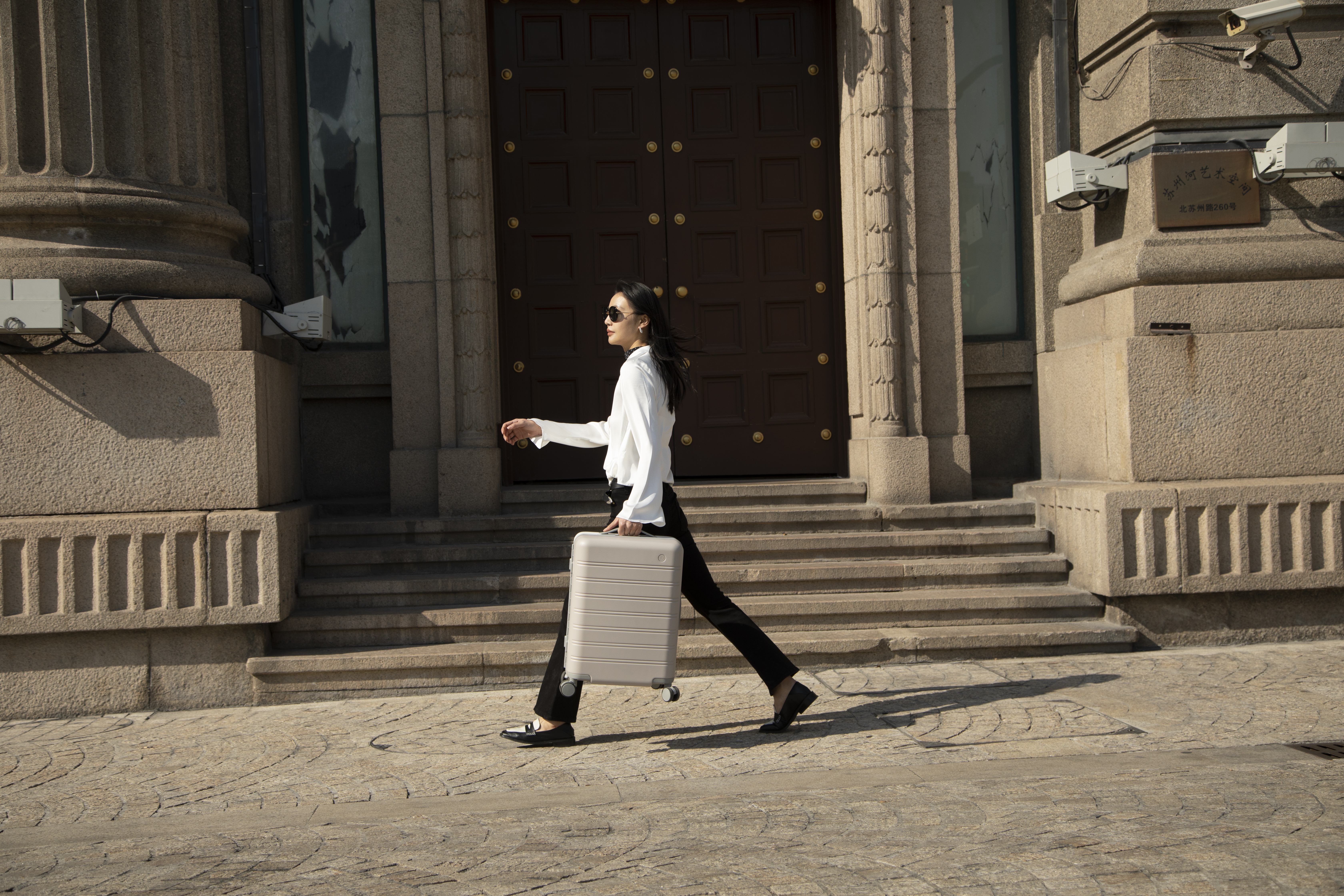 Чемодан Xiaomi NinetyGo Rhine Luggage 28'' Moonlight White+Mocha Brown Казахстан Чемодан Xiaomi NinetyGo Rhine Luggage 28'' Moonlight White+Mocha Brown Казахстан