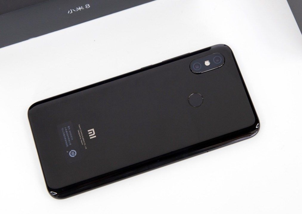 Картинка Смартфон Xiaomi Mi 8 64Gb Black Картинка Смартфон Xiaomi Mi 8 64Gb Black