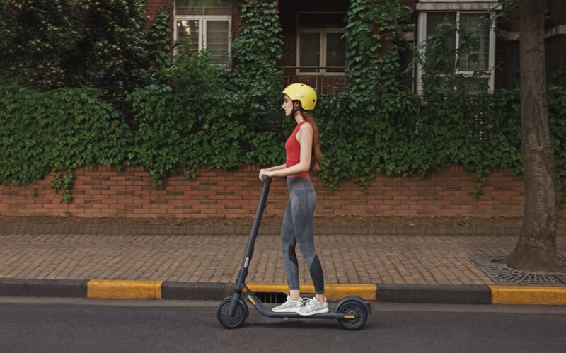 Электрический самокат Ninebot KickScooter E25