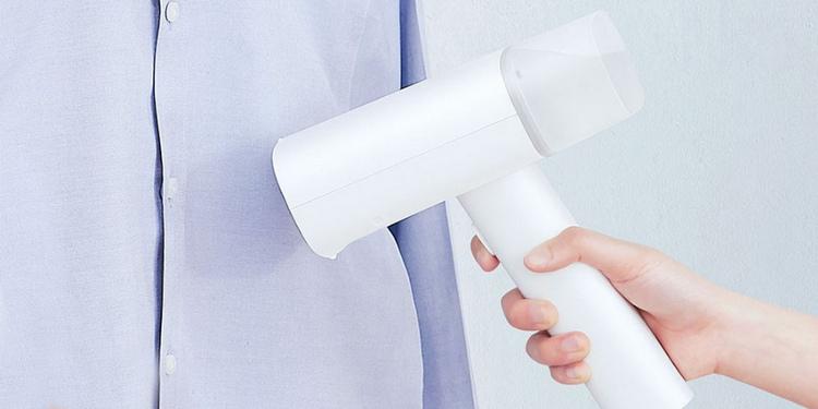 Отпаривателем Xiaomi Lofans Garment Steamer (GT-301W) можно работать в вертикальном и горизонтальном положении