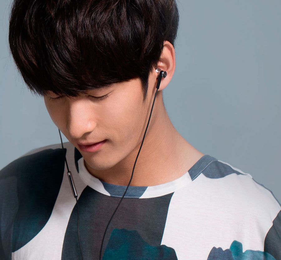 Xiaomi Mi In-Ear Headphones_1.jpg Xiaomi Mi In-Ear Headphones_1.jpg