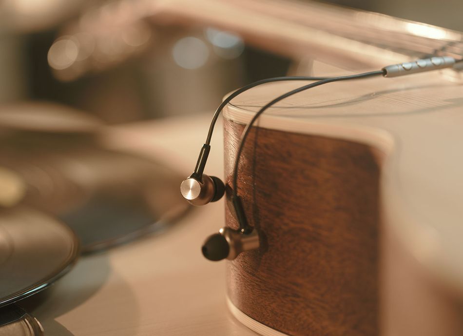 Xiaomi Mi In-Ear Headphones Pro HD Silver_5.jpg Xiaomi Mi In-Ear Headphones Pro HD Silver_5.jpg