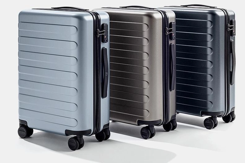 Фотография Чемодан Xiaomi 90FUN Business Travel Luggage 28" Lake Light Blue Фотография Чемодан Xiaomi 90FUN Business Travel Luggage 28" Lake Light Blue